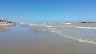 Porto San Giorgio - Bimba in arresto cardiaco, salvata sulla spiaggia da un cardiologo